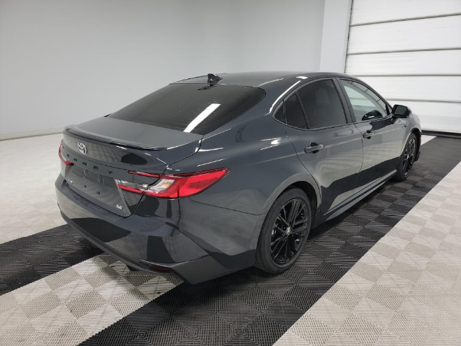 2025 Toyota Camry SE FWD
