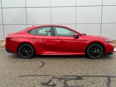 2025 Toyota Camry SE FWD