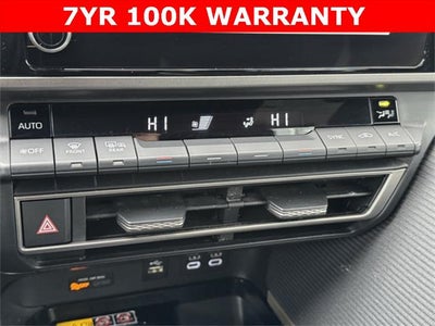 2025 Toyota Camry SE FWD