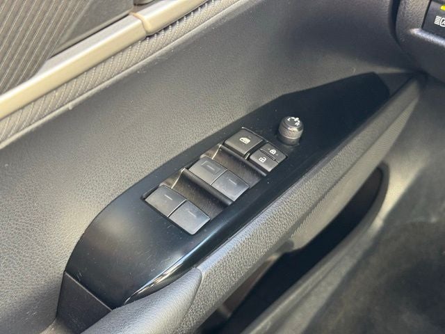 2025 Toyota Camry SE FWD