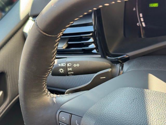 2025 Toyota Camry SE FWD