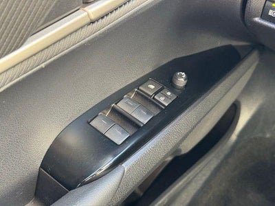 2025 Toyota Camry SE FWD