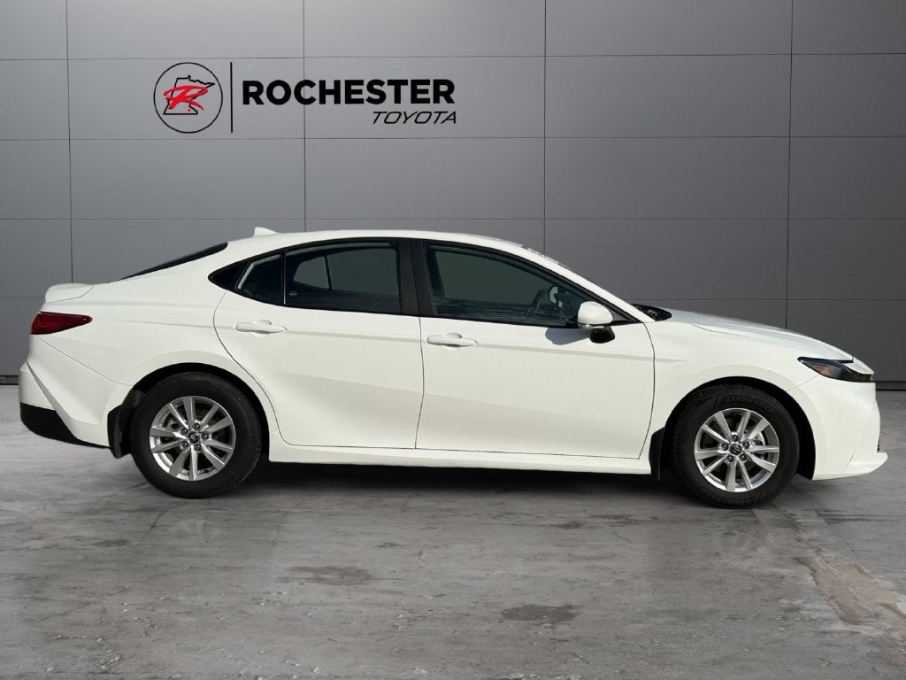 2025 Toyota Camry LE FWD
