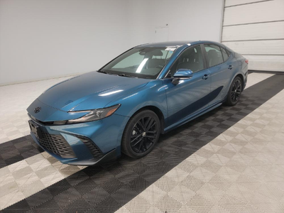 2025 Toyota Camry SE FWD