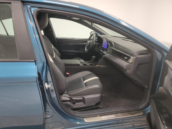 2025 Toyota Camry SE FWD