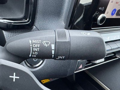 2025 Toyota Camry SE FWD