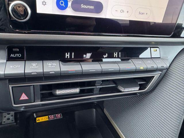 2025 Toyota Camry SE FWD