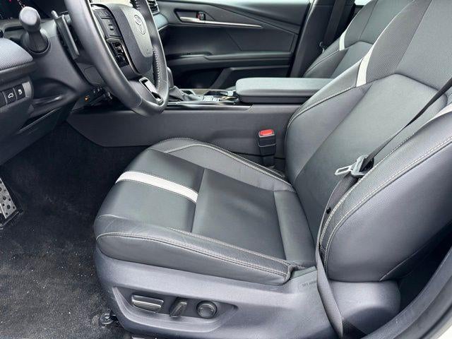 2025 Toyota Camry SE FWD