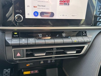 2025 Toyota Camry SE FWD