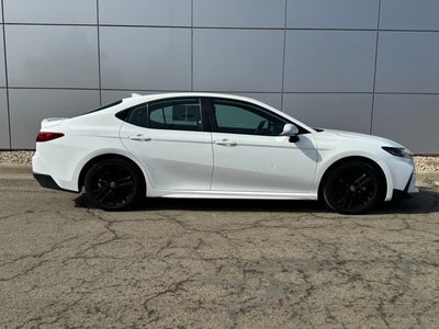 2025 Toyota Camry SE FWD