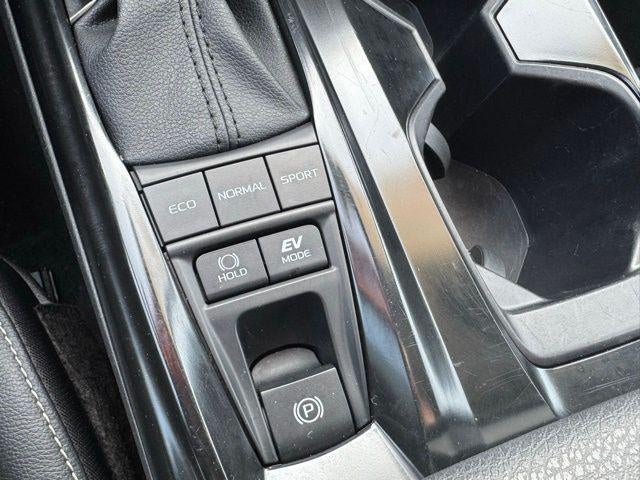 2025 Toyota Camry SE FWD