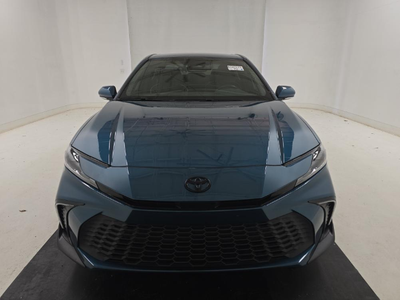 2025 Toyota Camry SE FWD