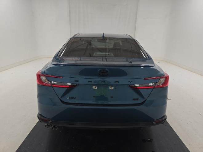 2025 Toyota Camry SE FWD
