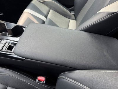 2025 Toyota Camry SE FWD