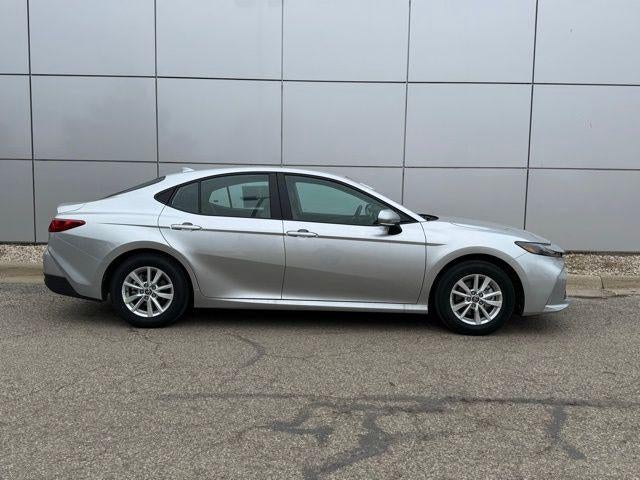 2026 Toyota Camry LE FWD