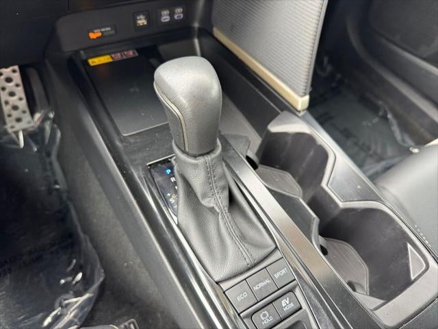 2025 Toyota Camry SE FWD