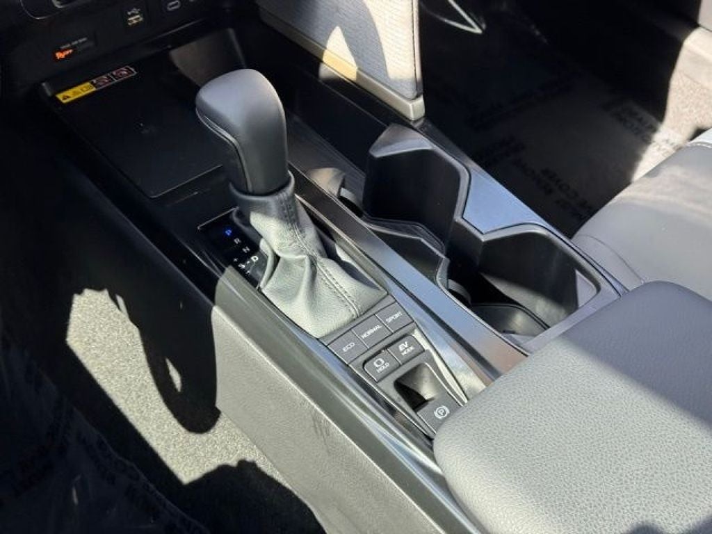 2025 Toyota Camry SE AWD