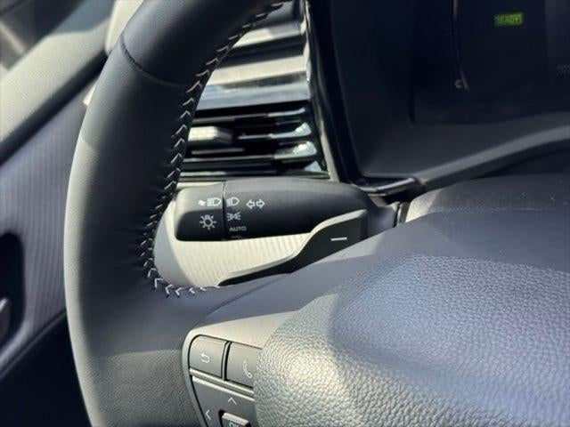 2025 Toyota Camry SE AWD