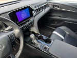 2025 Toyota Camry SE AWD