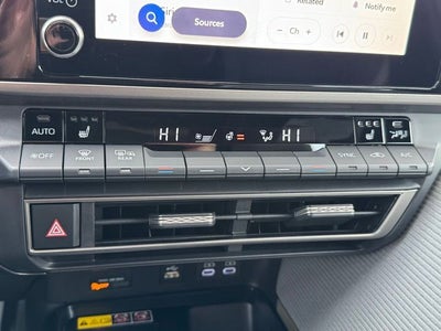 2025 Toyota Camry SE AWD