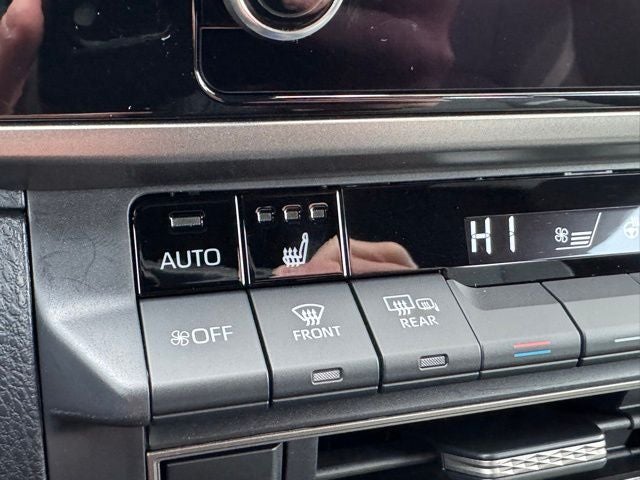 2025 Toyota Camry SE AWD