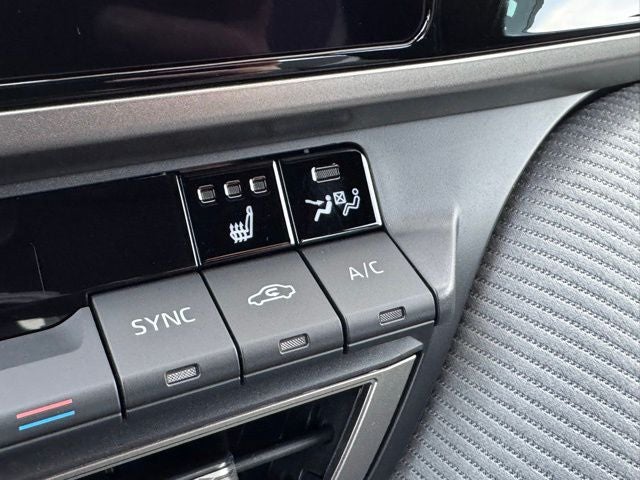 2025 Toyota Camry SE AWD