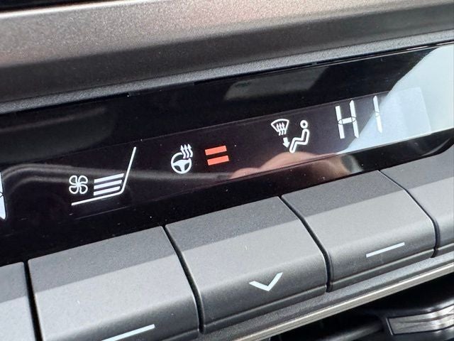 2025 Toyota Camry SE AWD