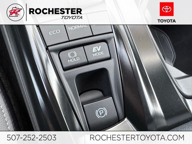 2025 Toyota Camry SE AWD