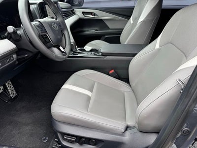 2025 Toyota Camry SE AWD