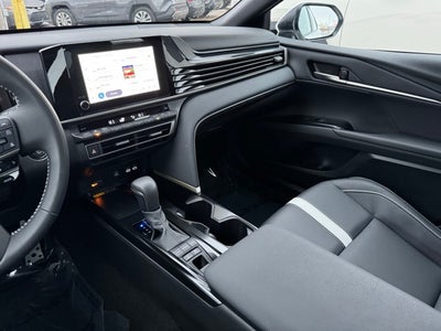 2025 Toyota Camry SE AWD