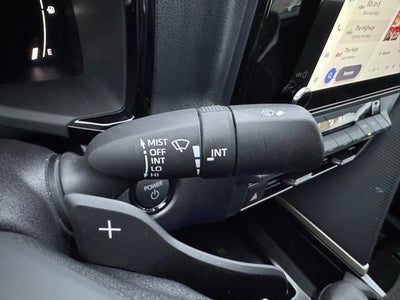 2025 Toyota Camry SE AWD