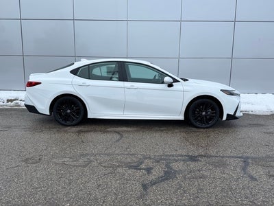 2025 Toyota Camry SE AWD
