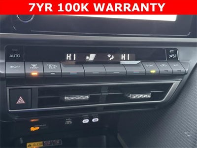 2025 Toyota Camry SE AWD