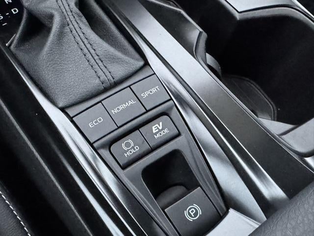 2025 Toyota Camry SE AWD