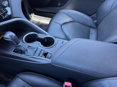 2022 Toyota Camry Hybrid XLE FWD