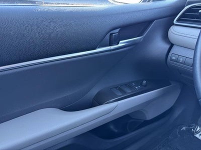 2021 Toyota Camry SE FWD