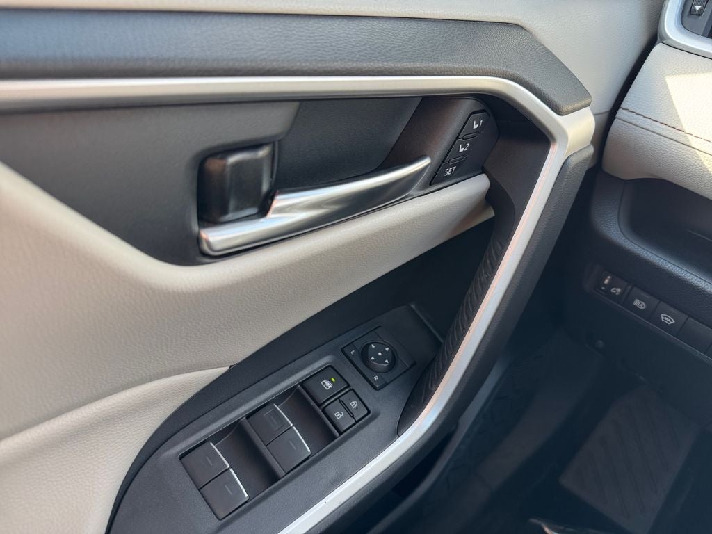 2023 Toyota RAV4 Hybrid XLE Premium AWD