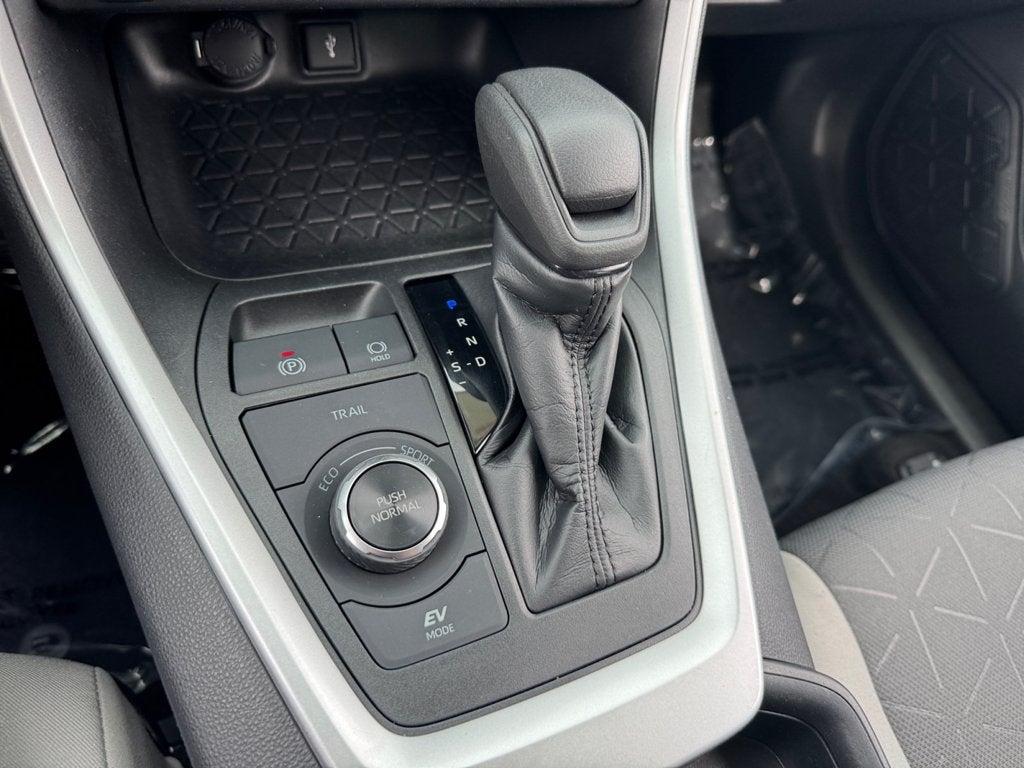 2021 Toyota RAV4 Hybrid XLE AWD