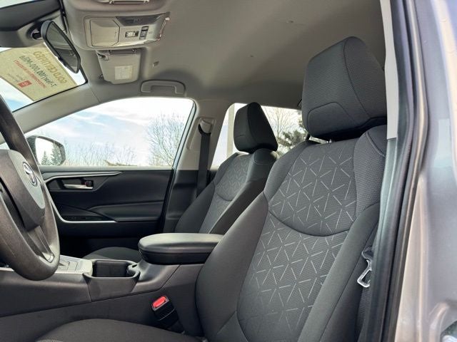 2025 Toyota RAV4 Hybrid XLE AWD