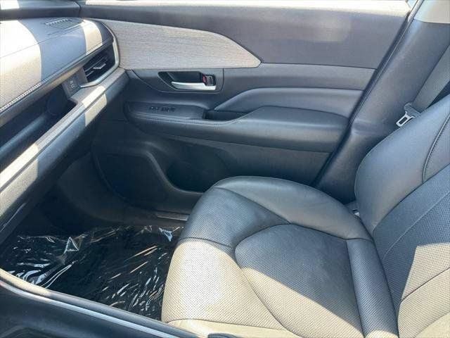 2024 Toyota Grand Highlander Hybrid Limited AWD