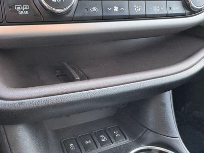 2014 Toyota Highlander LE Plus V6 AWD