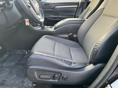 2014 Toyota Highlander LE Plus V6 AWD