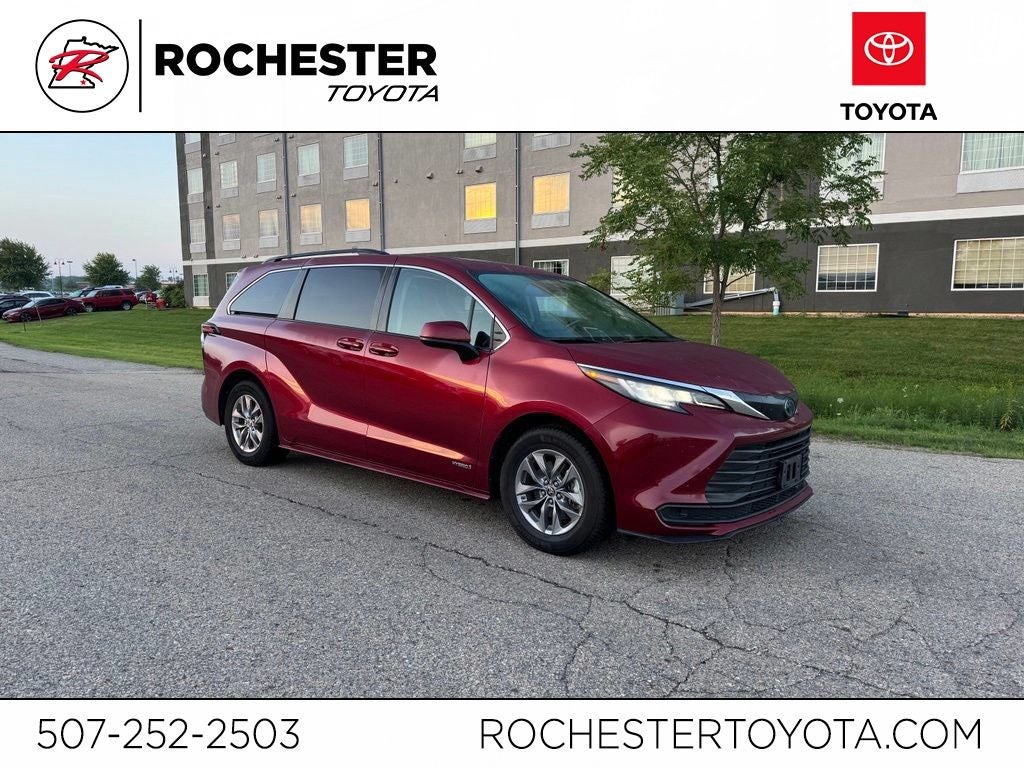 2021 Toyota Sienna LE 8 Passenger