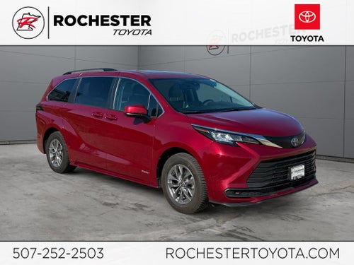 2021 Toyota Sienna LE 8 Passenger