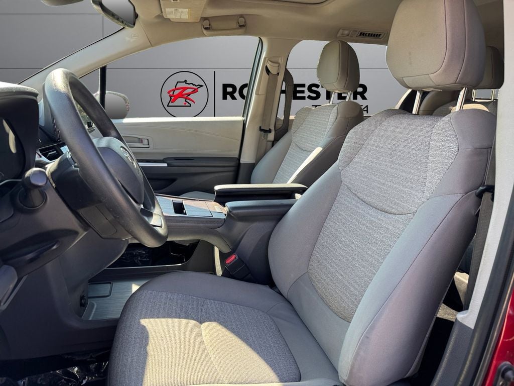 2021 Toyota Sienna LE 8 Passenger