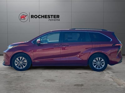 2021 Toyota Sienna LE 8 Passenger