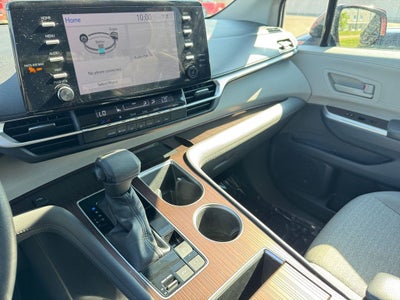 2021 Toyota Sienna LE 8 Passenger