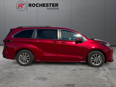 2021 Toyota Sienna LE 8 Passenger