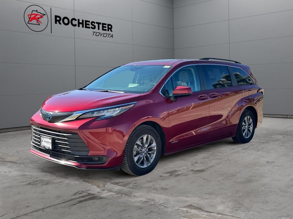 2021 Toyota Sienna LE 8 Passenger