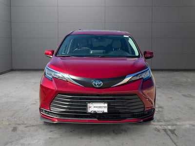 2021 Toyota Sienna LE 8 Passenger